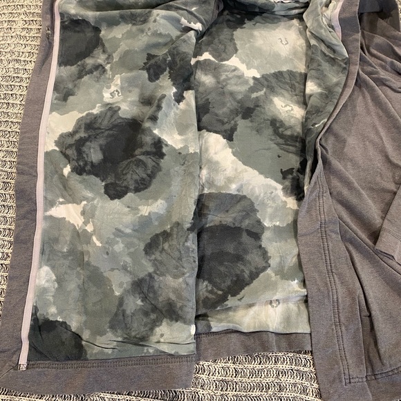 Lululemon Savasana Wrap - Picture 3 of 4